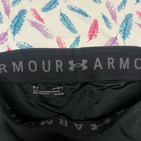 🌸Under Armour Black Leggings - Picture 3 of 4